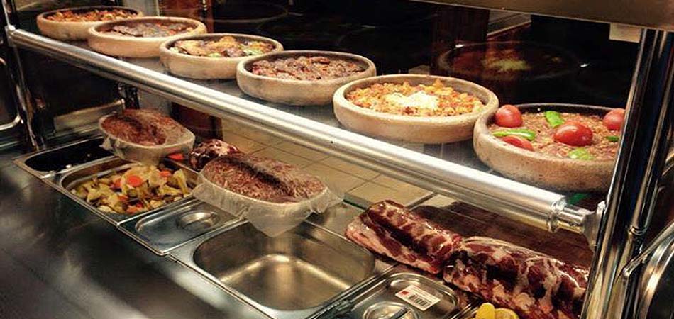 They also serve meat dishes cooked in clay pots