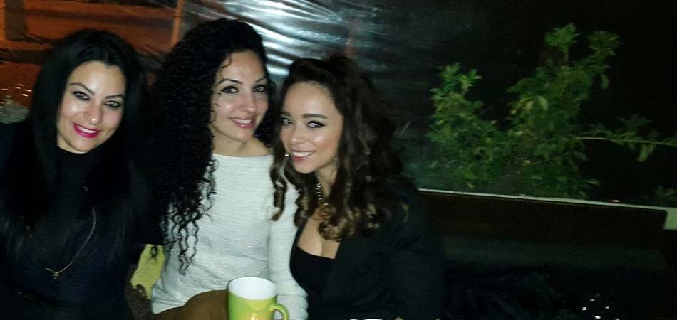 Girls night out at Es Cafe and Bar