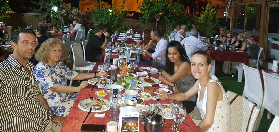 A friendly atmosphere at weekends when the restaurant is full